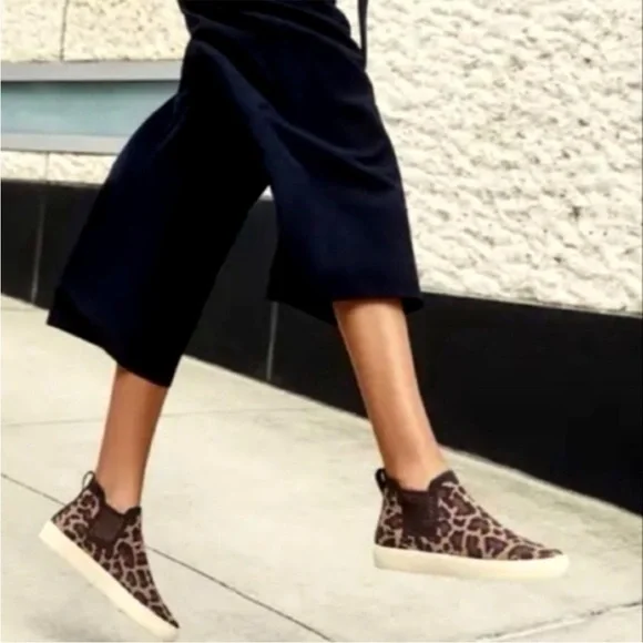 ROTHY'S The Chelsea Wildcat
High Top Sneakers Leopard Print Slip-On Sneakers - Picture 2 of 10
